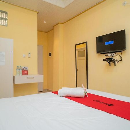 Reddoorz Plus Syariah Near Pasar Turi Surabaya Exterior photo