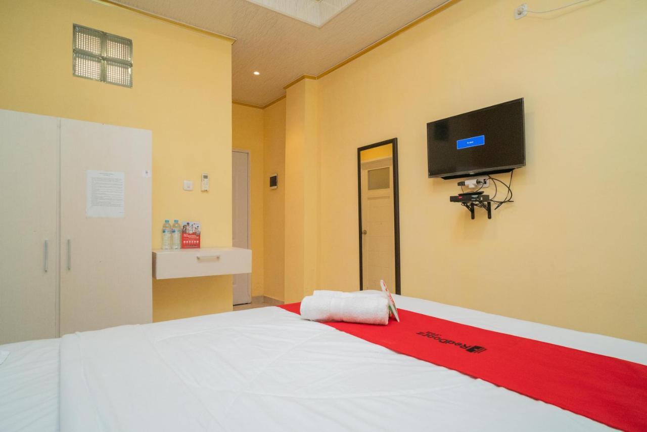 Reddoorz Plus Syariah Near Pasar Turi Surabaya Exterior photo