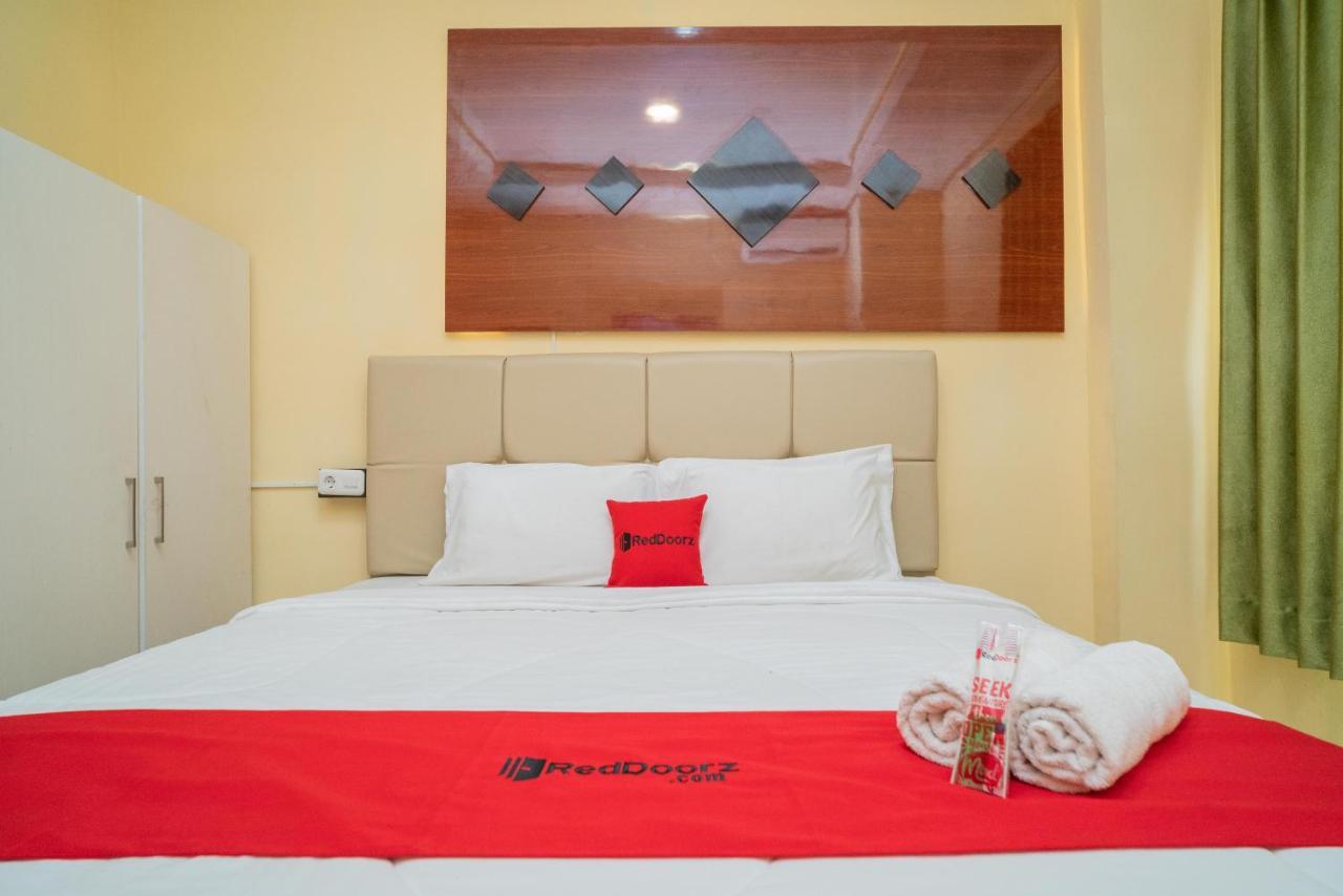 Reddoorz Plus Syariah Near Pasar Turi Surabaya Exterior photo