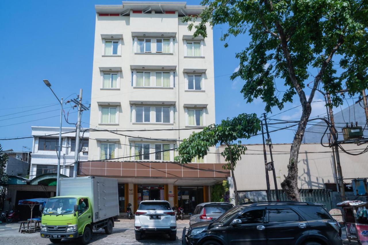 Reddoorz Plus Syariah Near Pasar Turi Surabaya Exterior photo