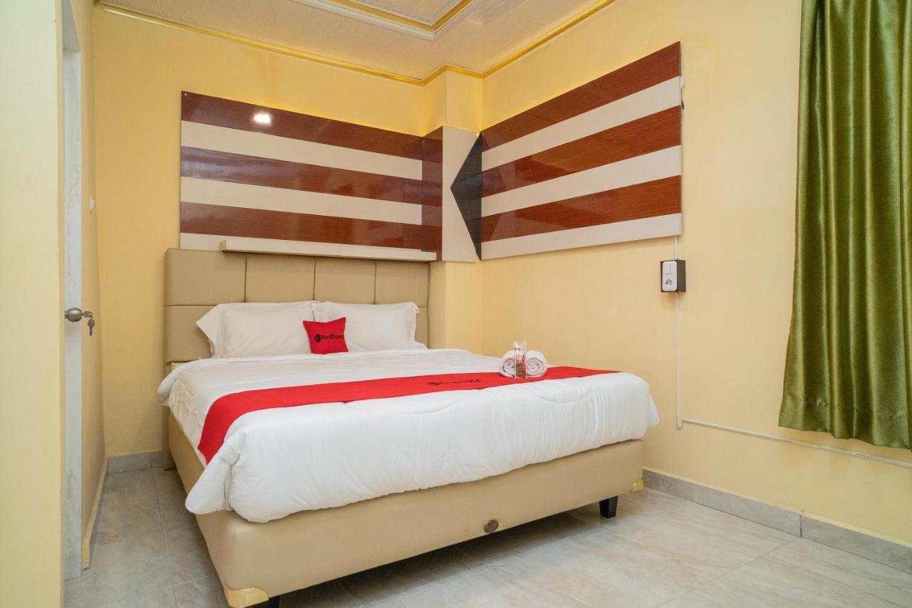 Reddoorz Plus Syariah Near Pasar Turi Surabaya Exterior photo