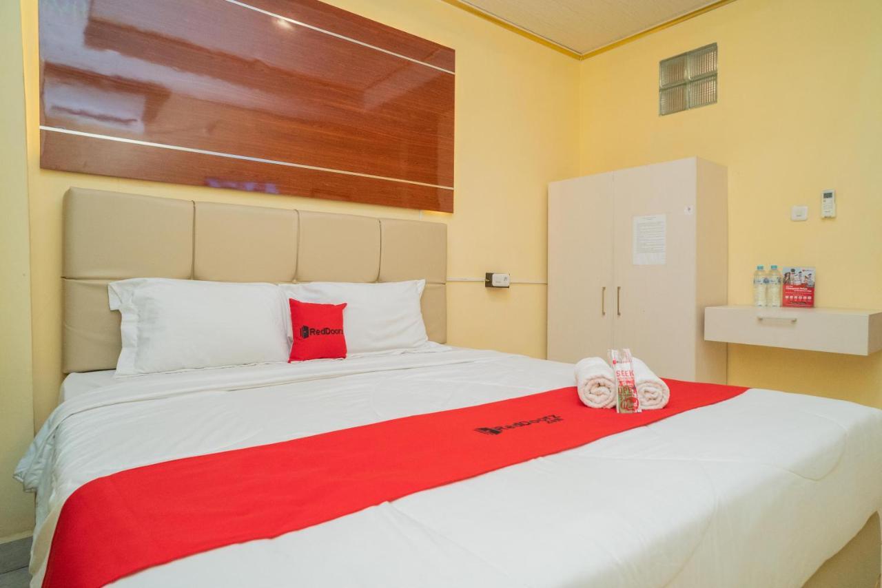 Reddoorz Plus Syariah Near Pasar Turi Surabaya Exterior photo