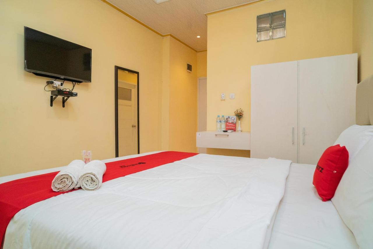 Reddoorz Plus Syariah Near Pasar Turi Surabaya Exterior photo