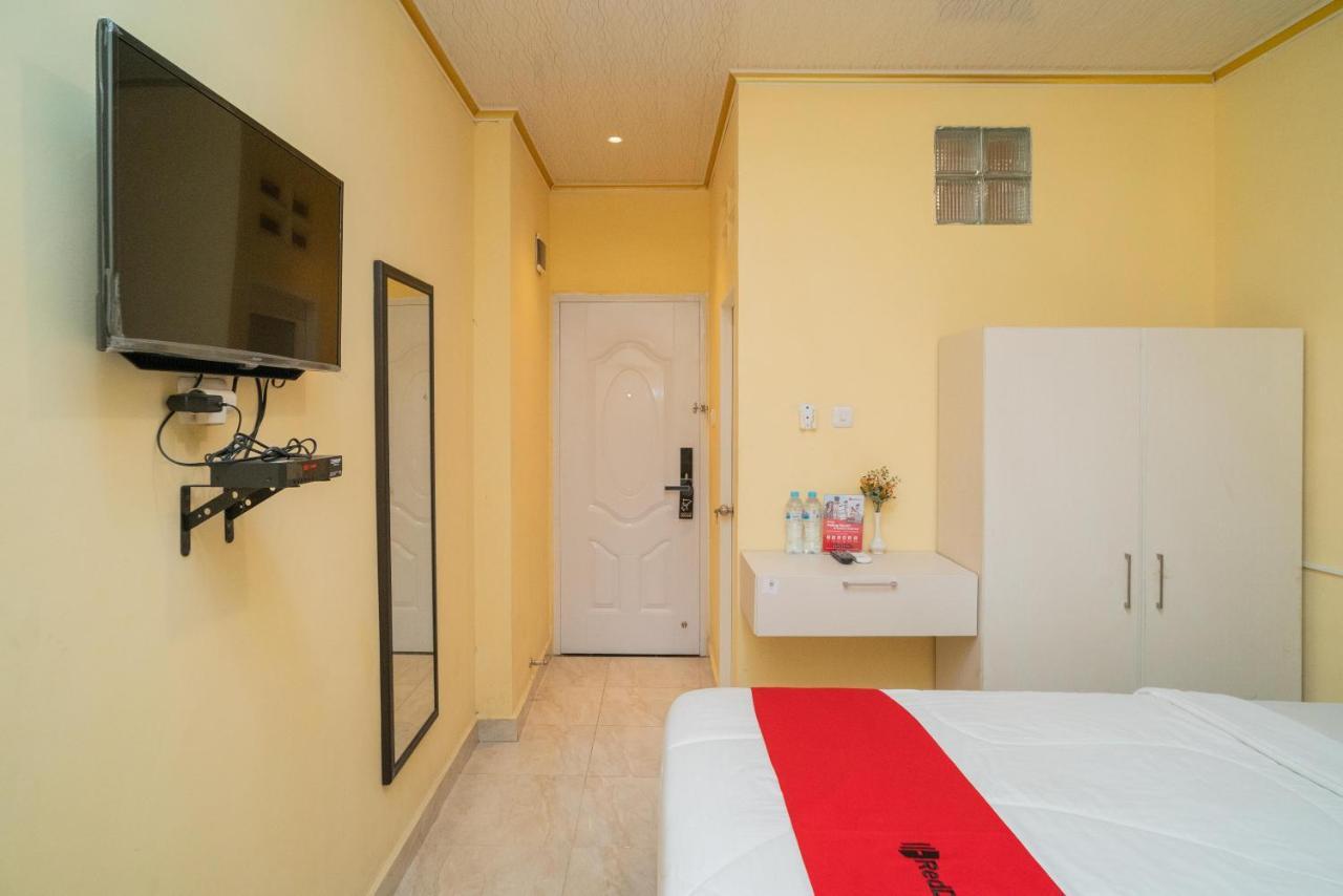 Reddoorz Plus Syariah Near Pasar Turi Surabaya Exterior photo