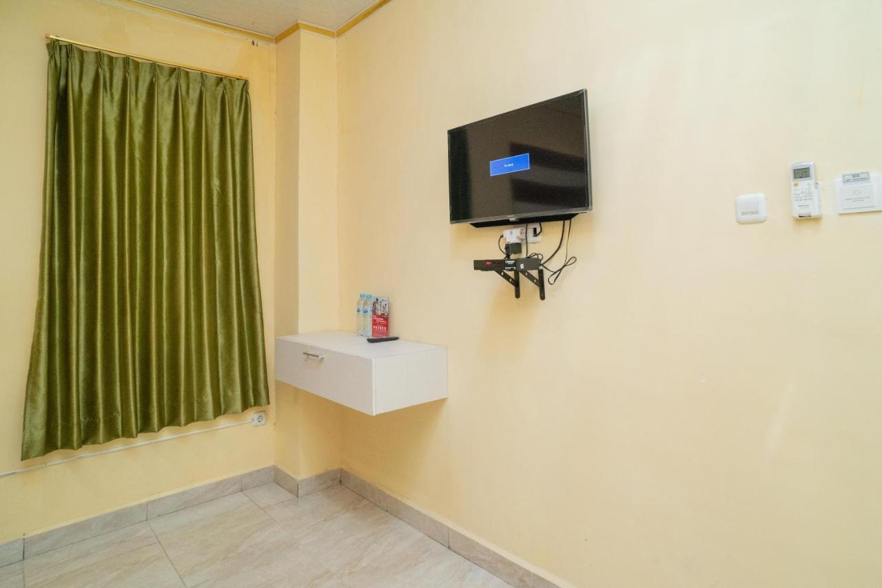 Reddoorz Plus Syariah Near Pasar Turi Surabaya Exterior photo